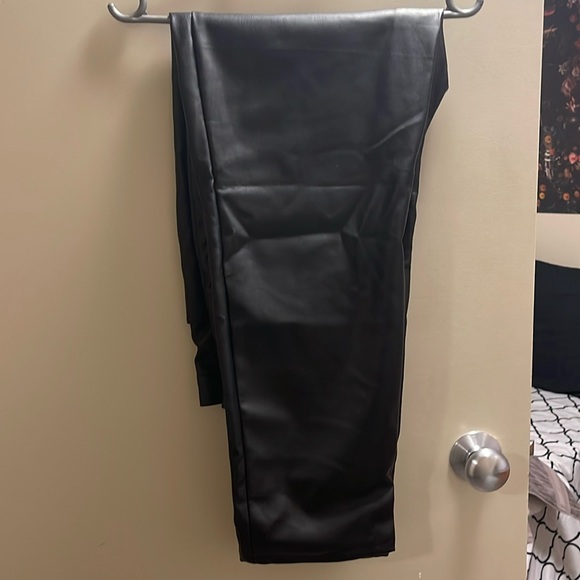 Fake leather pants, worn once, I am a size 8/10 fits perfectly - Picture 1 of 3